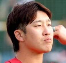 【広島】小園海斗、死球で途中交代「右手第５中手骨打撲」２３日以降の出場は腫れ具合を見て判断　試合中に病院へ「多分、大丈夫」