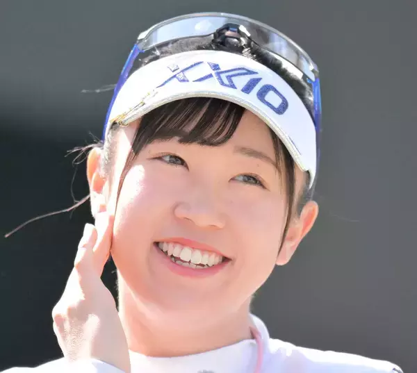 アイドルゴルファー菅沼菜々が１年ぶり４勝目「感動を届けられるように頑張ります」　賞金１６２０万円を獲得　２月ＣＤデビューの２６歳