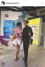 川﨑麻世　原宿で「芸能人」と遭遇！ショーパン美女の正体「足長〜〜〜い」「スタイル抜群」
