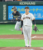 「【巨人】オリ・キラー則本昂大が２回に先制点許す　７番・若月に適時打　３連打に思わず天あおぐ」の画像1