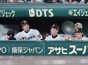 【阪神】岩崎優が８回に痛恨４失点…１死しか奪えず「次頑張ります」と二度繰り返す　逆転負けで巨人に同率首位で並ばれる