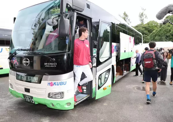 【楽天】 前田健太が背番号と同じ１８球　キャンプ初日からブルペン入り　１１年ぶりに日本球界へ復帰