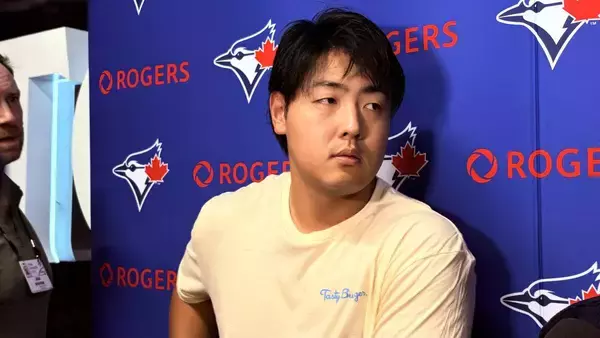 レッドソックス公認バーガーショップが、敵のブルージェイズ・岡本和真との例外的契約に“乗り気”―