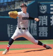 【高校野球】横浜が桐光学園下し４強、県内４２連勝　高校日本代表左腕・小林鉄三郎が圧巻８回１３Ｋで０封…秋季神奈川県大会