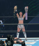 「上谷沙耶、２冠統一戦で朱里に敗れる…「負けた理由…沙弥様働きすぎ…明日から休む」…１・４東京ドーム」の画像1