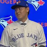 「岡本和真、注目の新愛称は「カズと呼んでいただければ」　巨人時代は若大将、ビッグベイビー…ブルージェイズ入団会見」の画像1