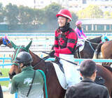 「騎手仲間からは「完璧だったぞ！」の声　小倉４Ｒで小林凌大騎手が障害初騎乗　１０着も笑顔「終始、楽しく終われました」」の画像1