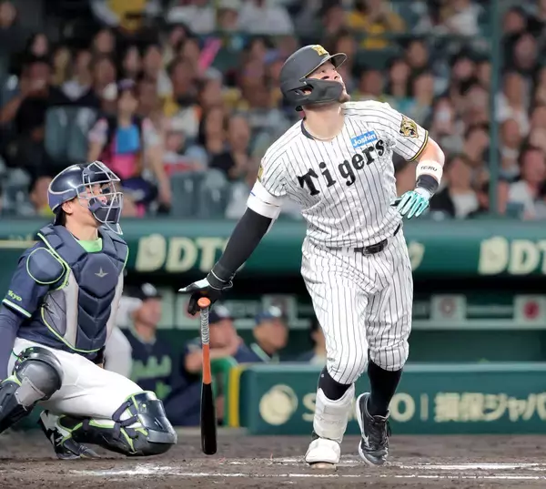 【阪神】３冠王・佐藤輝明の一問一答「誇りに思う」「１年目が終わって４０本は想像できたけど打率３割は全然想像できなかった」球団でバース以来４０年ぶりの快挙