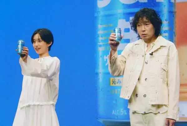 河合優実、酒類ＣＭ初出演　発表会で即席クッキングも斉藤和義からツッコミ「移動させただけ…」