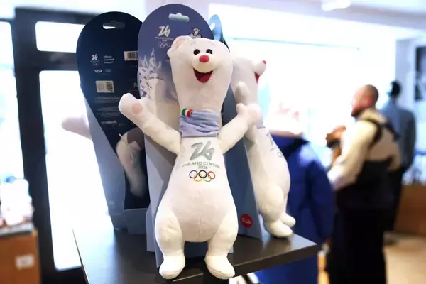 感動の裏で…ミラノ五輪マスコット「ティナ」「ミロ」ぬいぐるみが高額転売　定価の１６倍以上も　公式サイトは在庫切れ続出
