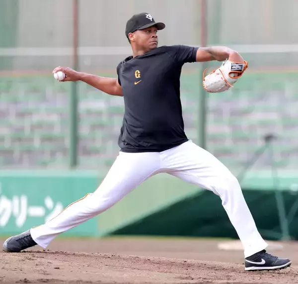 巨人のルシアーノが先発調整へ　リリーフ４戦連続０封も守護神マルティネス復帰で抹消