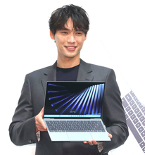 福士蒼汰　ビジネスマン風の装いでクールに登場　役作りにＡＩを活用「細かい情報を勉強する」