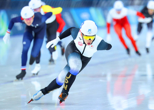 【五輪】日本勢は表彰台には届かず　ともに初出場の佐々木は１０位、蟻戸は１３位　スピードスケート