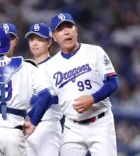 【中日】井上 一樹監督がマラーに苦言「プレー中なのに…言語道断」自身の悪送球で先制許しグラブたたきつける　５回１／３を３失点で黒星「ポンポン走られてるところも学習してほしい」