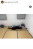 「「寝方可愛すぎる」加藤清史郎、きっちり畳一枚に収まる！撮影オフショで共演者と「とことんリラックス」」の画像1