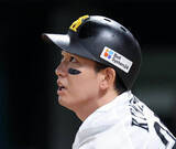 「【ソフトバンク】栗原陵矢、２戦連発の３２号ソロ　ロッテ・高野脩の直球を左翼テラス席へ「流れを渡さない１本になってくれた」」の画像1