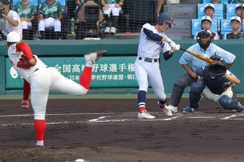【甲子園】先制は横浜　２年生４番の川上慧が初回に中前適時打　Ｕ―１５日本代表でＭＶＰの強打者　兄は早実でセンバツ出場…先発の織田翔希を援護