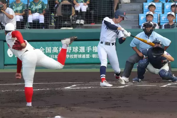 【甲子園】先制は横浜　２年生４番の川上慧が初回に中前適時打　Ｕ―１５日本代表でＭＶＰの強打者　兄は早実でセンバツ出場…先発の織田翔希を援護