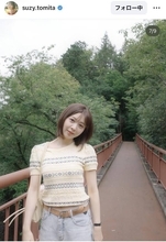 元日向坂４６・富田鈴花が「町中華」モデルと夏満喫！鮎食べる姿が話題「自然体の鈴ちゃんサイコ～」「嗚呼夏の色」