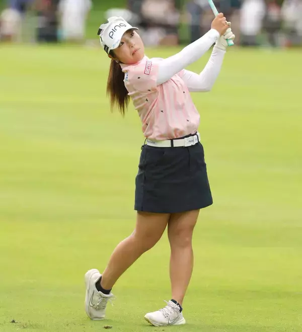 【女子ゴルフ】佐久間朱莉が７勝目！　賞金１８００万円を獲得　神谷とのＰＯ制す　２年連続年間女王あきらめん