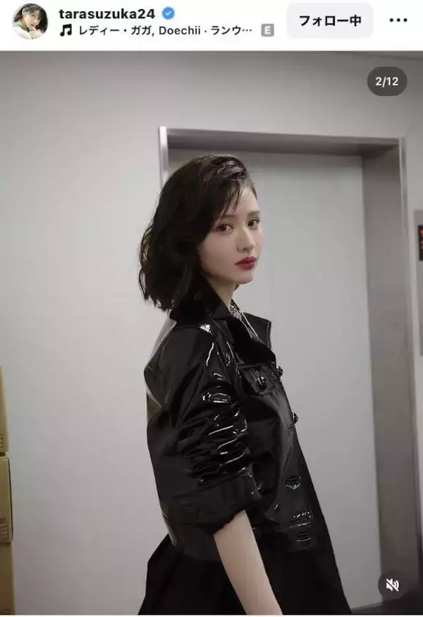 ふるっぱー・鎮西寿々歌がＴＧＣで美脚あらわ！“ダーク”コーデに「爆美女、降臨」「メロすぎる」「宇宙でいっちゃん美しい」