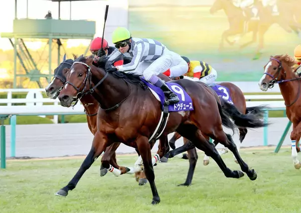 “競馬界の七不思議”にピリオド打つ劇的勝利！「マキバオーみたい」で愛されたドウデュースの初Ｇ１…朝日杯ＦＳ過去の名勝負
