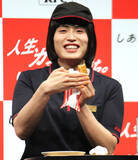 「”ＫＦＣチキンの食べ方がきれい”と話題のレインボー池田直人「ネイルサロンに行ってチキン色にしてもらった」」の画像1