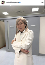 「本人だとおもったｗ」椿鬼奴のものまねショットにネット二度見！大物プロデューサーと「伝わります？」