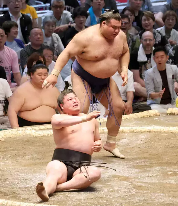 高安、休場明けで白星発進「けがをしない相撲を取っていきたい」