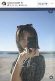 「ふるっぱー・鎮西寿々歌、「まってえぐいめろい」半袖×サングラス×海辺で「夏の思い出」「海に一番似合う」」の画像1
