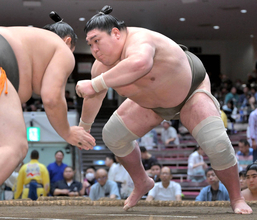 三段目・矢後が今場所初白星　連敗中も貫いた「前に出る相撲」が実り「やっと白星につながった」