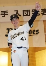 【オリックス】ドラフト３位は左肘のトミー・ジョン手術を乗り越えた佐藤龍月「３人でローテに」藤川、森陽と「ワクワクプラン」実現に意欲