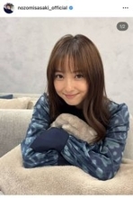 佐々木希の眠るしぐさにファン騒然「なんだこのかわいい生き物は...」「どの瞬間見ても可愛すぎる」