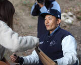 「【西武】今季限りで引退の栗山巧が高知・春野キャンプで即席サイン会　約２５０人が列」の画像1