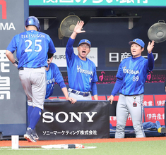 【ＤｅＮＡ】相川亮二新監督が開幕５戦目で初白星　新外国人左腕コックスが６回１失点で初登板初勝利