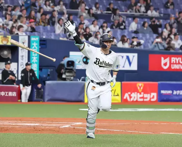 【オリックス】西川龍馬が移籍後初のサヨナラ打「僕じゃなくて大志に決めてほしかった…」お立ち台で誕生日の広岡イジる