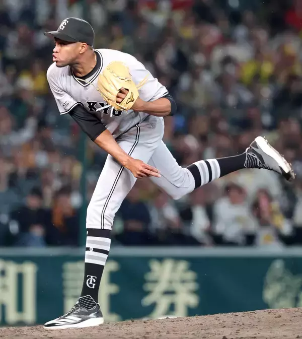 【巨人】ライデル・マルティネスが４登板連続Ｓ成功「則本投手のおかげで今日の勝利はあった」