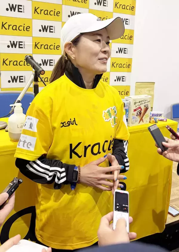 澤穂希さん、今季限りで引退の岩清水梓をねぎらう「感謝の気持ちでいっぱい…一緒に戦えたことは私にとっても最高の時間」１１年女子Ｗ杯優勝メンバー