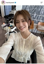 夫は１９歳年上の人気芸人　モデル妻が激変！「えええー」「痩せた？」「バッサリ」「ママとは…」蜂谷晏海に騒然