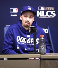 窮地救えるか、ドジャース第３戦先発のスネルの“分析力”　２連敗スタートもブルワーズを徹底観察「攻略法を探っていた」「インタビュー全部見た」