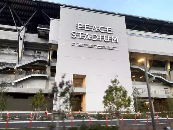 最先端の空間に「やばい」連呼　ホテルのバルコニーからＪリーグ観戦