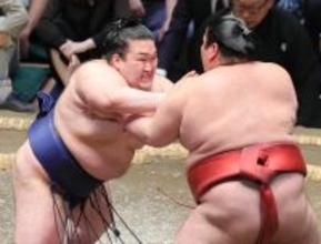 豪ノ山　まるでブルドーザー、４１キロ重い熱海富士を馬力で圧倒…１敗キープ　初Ｖ、新三役へＧＯ