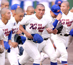 【高校野球】スリムになった「令和のユウジロウ」石原悠資郎が初回決勝打にダメ押し打　神戸国際大付７回コールド発進