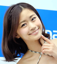 “ピコ太郎”古坂大魔王の１５歳年下妻　スタイル抜群！前かがみのエプロン姿「陶芸してきたよー」キュートな安枝瞳