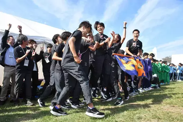 【箱根予選会】法大１０位滑り込み「人生で一番うれしい涙」２年ぶり８６回目の本戦切符ゲット…昨年１７秒差敗退の雪辱　坪田智夫監督は箱根路へ「もう一回作り直さないと」