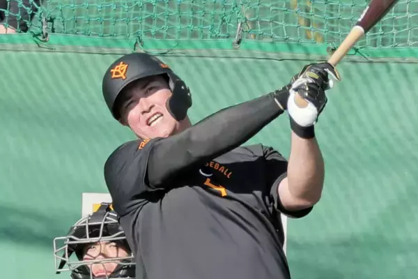 巨人・リチャード、キャンプ訪問のママタルトに本塁打３０本超えでパフォーマンス約束も「できるっすかねえ？」