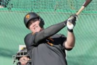 巨人・リチャード、キャンプ訪問のママタルトに本塁打３０本超えでパフォーマンス約束も「できるっすかねえ？」
