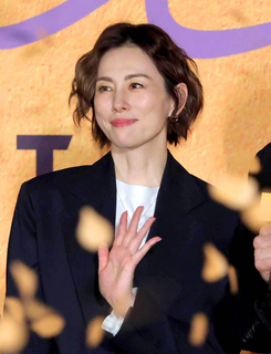 「米倉涼子さんが８か月ぶりに元気な姿をファンの前に見せました」…完成披露試写会に出席…「ＴＨＥ　ＴＩＭＥ，」安住紳一郎アナが伝える