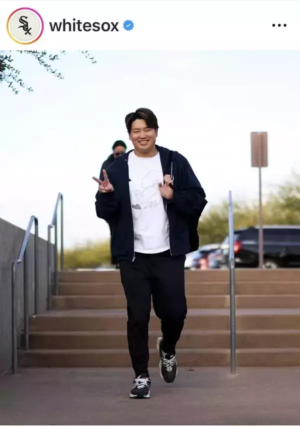 「めっちゃかわいい！」村上宗隆、自主トレ中の施設入り姿に反響「未来のルーキー・オブ・ザ・イヤー」「すごくいい笑顔」