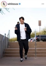 「めっちゃかわいい！」村上宗隆、自主トレ中の施設入り姿に反響「未来のルーキー・オブ・ザ・イヤー」「すごくいい笑顔」